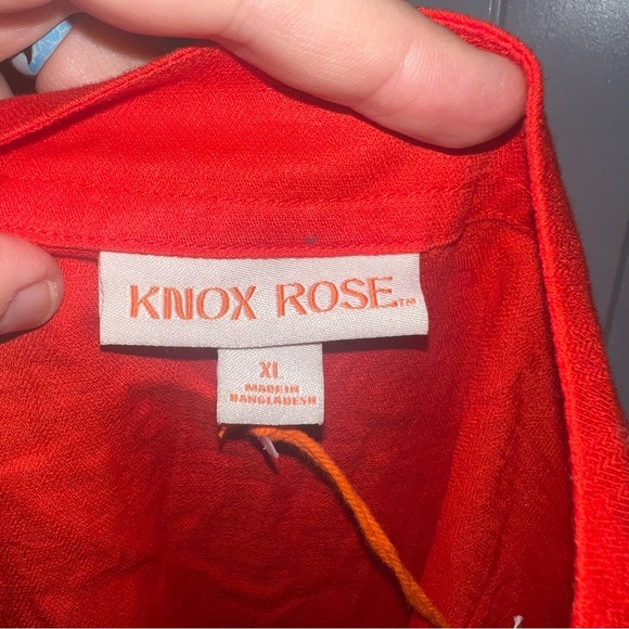 Knox Rose XL red Top - ties in front in Front - Picture 4 of 4